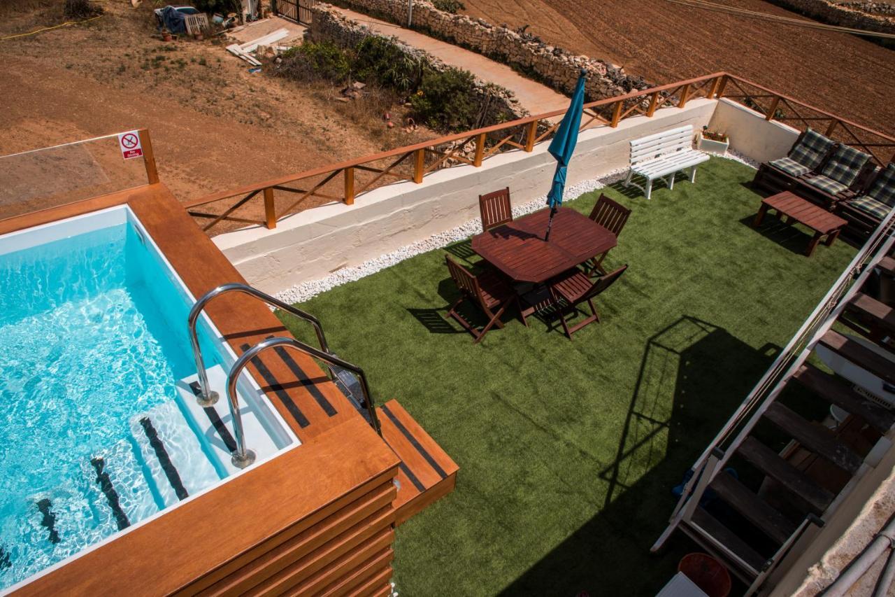 Villa Tal-Karmnu Entire House With Private Heated Pool And Jacuzzi Kirkop Esterno foto