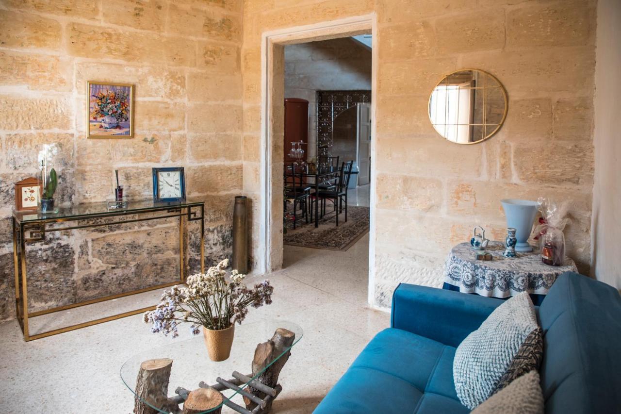 Villa Tal-Karmnu Entire House With Private Heated Pool And Jacuzzi Kirkop Esterno foto
