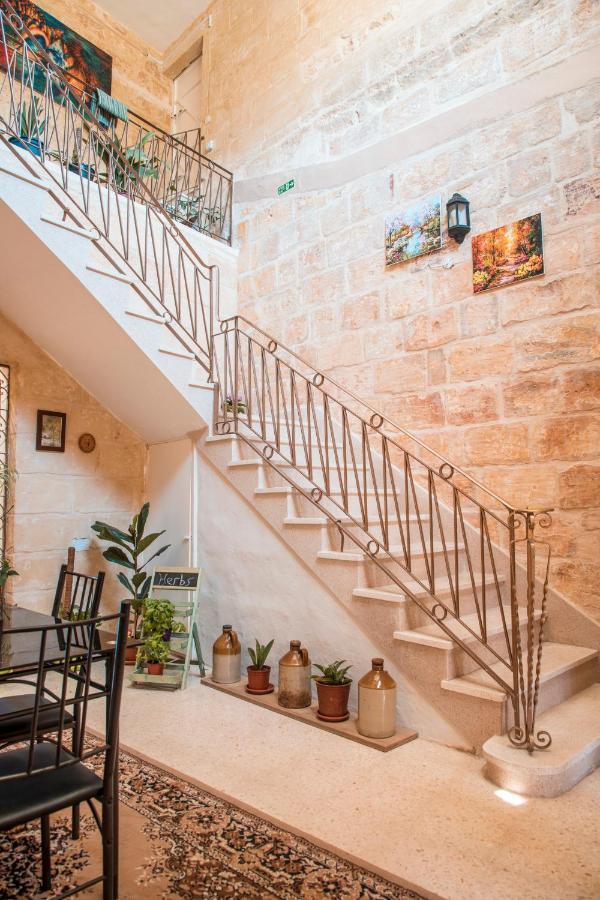 Villa Tal-Karmnu Entire House With Private Heated Pool And Jacuzzi Kirkop Esterno foto