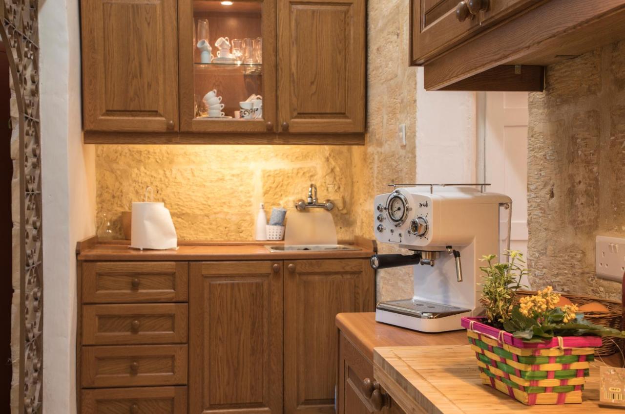 Villa Tal-Karmnu Entire House With Private Heated Pool And Jacuzzi Kirkop Esterno foto