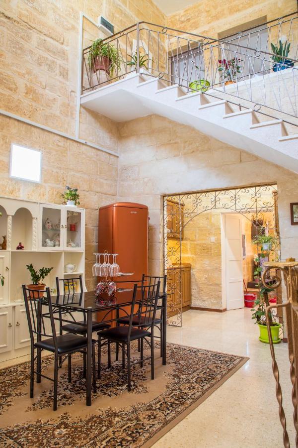 Villa Tal-Karmnu Entire House With Private Heated Pool And Jacuzzi Kirkop Esterno foto