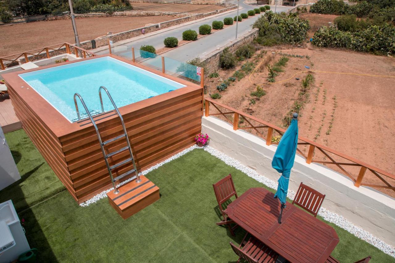 Villa Tal-Karmnu Entire House With Private Heated Pool And Jacuzzi Kirkop Esterno foto
